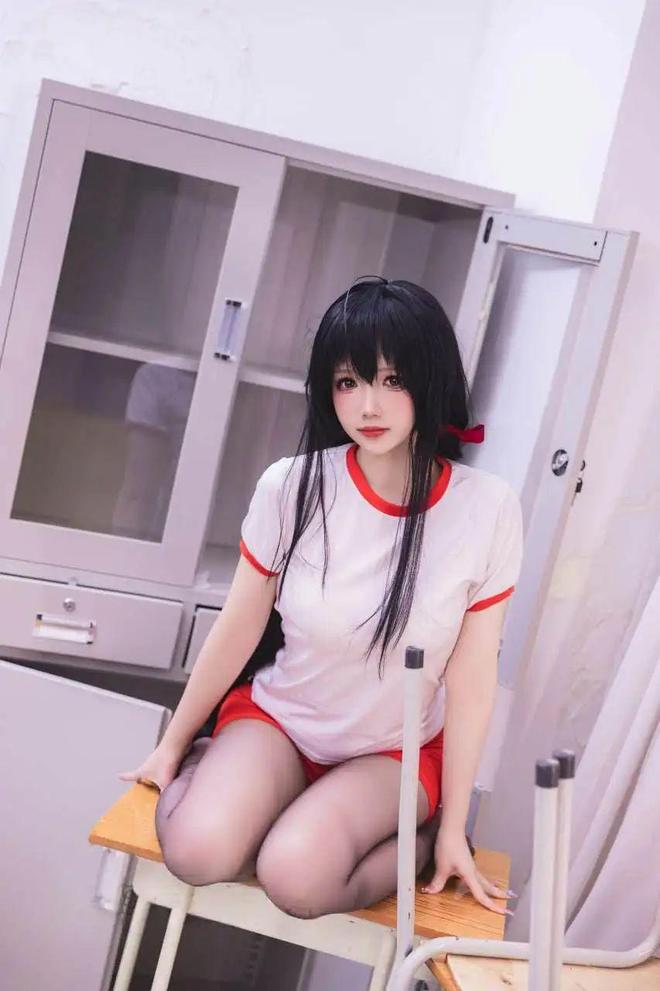 性感COS：碧蓝航线大凤体操服；似乎没有